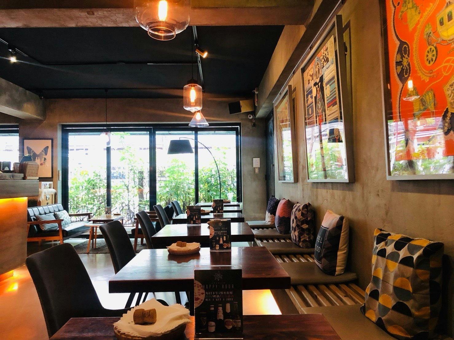 Uranium Cafe 鈾咖啡餐酒館